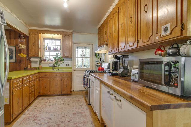 1930 Castleman Dr, Nashville, TN 37215