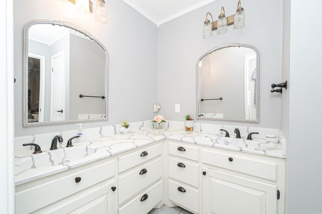 2095 N 2nd St, Felsenthal, AR 71747