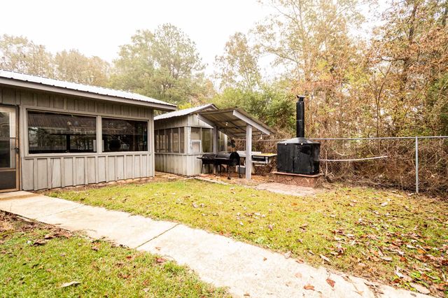 2095 N 2nd St, Felsenthal, AR 71747