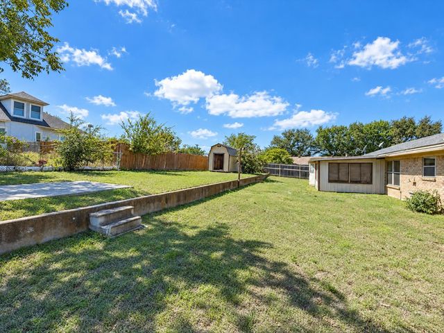101 W Park Street, Decatur, TX 76234