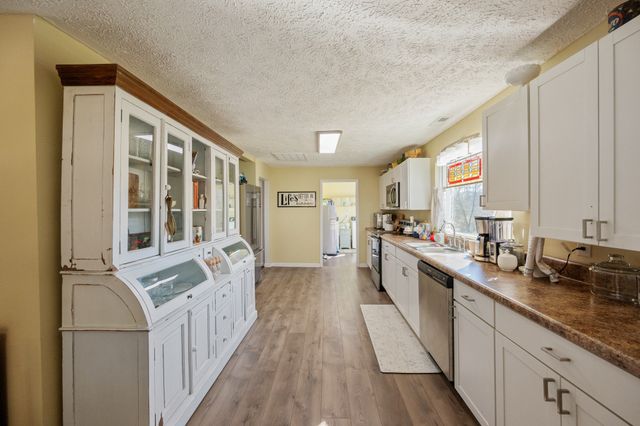 2134 Old Furnace Rd, Decaturville, TN 38329