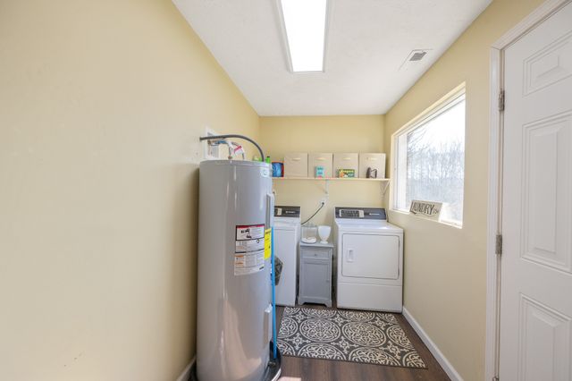 2134 Old Furnace Rd, Decaturville, TN 38329