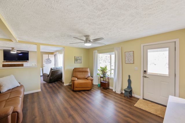 2134 Old Furnace Rd, Decaturville, TN 38329