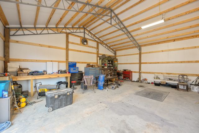 2134 Old Furnace Rd, Decaturville, TN 38329