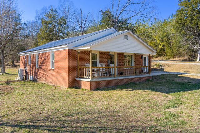 2134 Old Furnace Rd, Decaturville, TN 38329