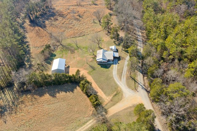 2134 Old Furnace Rd, Decaturville, TN 38329