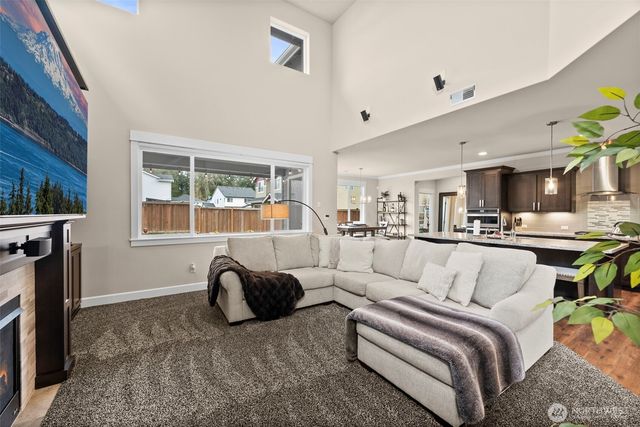 5703 146th Street Ct E, Puyallup, WA 98375