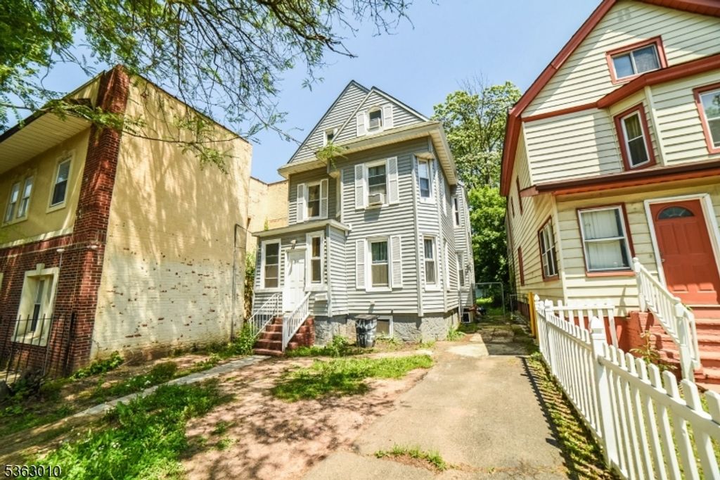 544 Prospect St, East Orange City, NJ 07017