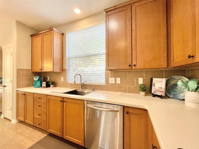 46 Flickering Sun Court, The Woodlands, TX 77382