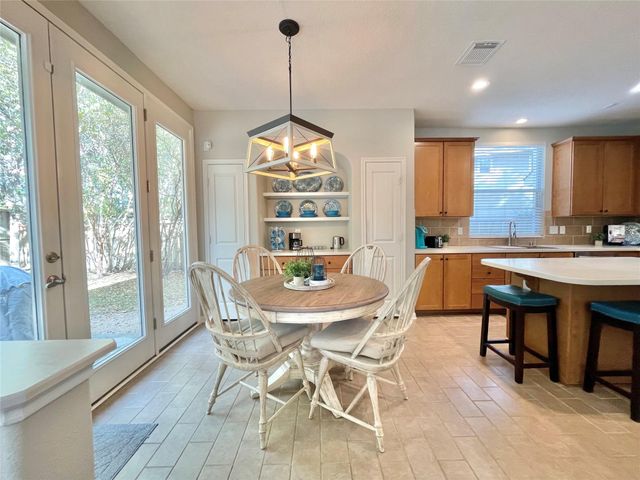 46 Flickering Sun Court, The Woodlands, TX 77382