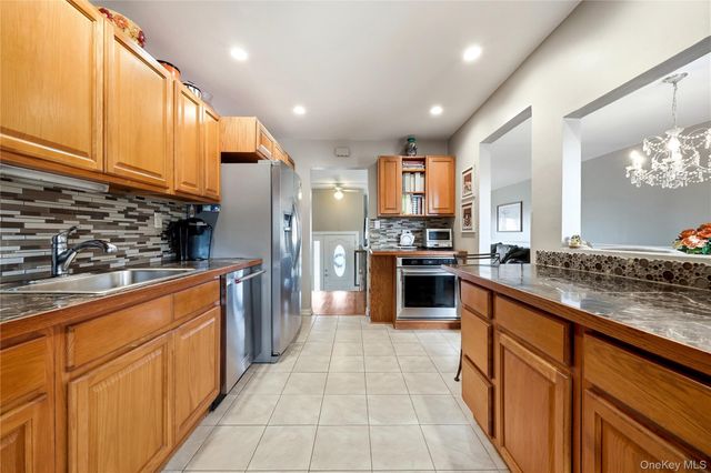 245 Seaford Avenue, Massapequa, NY 11758
