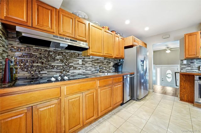 245 Seaford Avenue, Massapequa, NY 11758