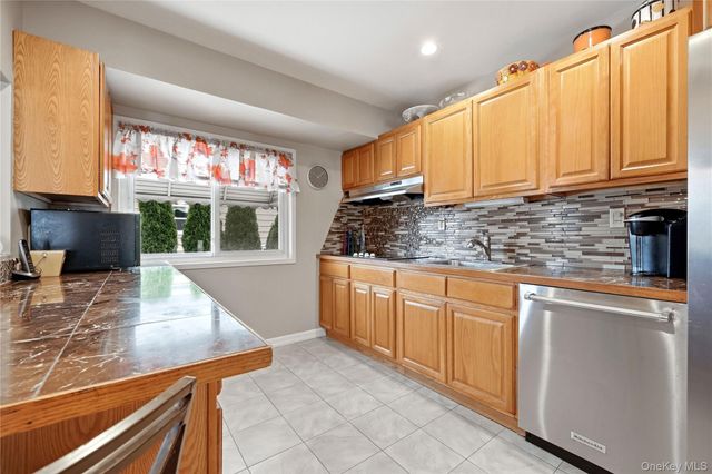 245 Seaford Avenue, Massapequa, NY 11758