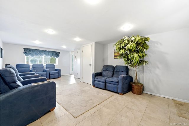 245 Seaford Avenue, Massapequa, NY 11758