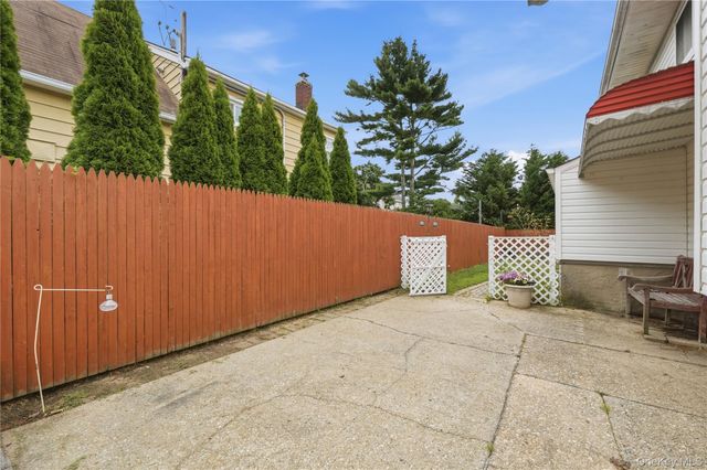 245 Seaford Avenue, Massapequa, NY 11758
