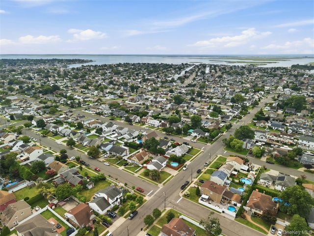 245 Seaford Avenue, Massapequa, NY 11758