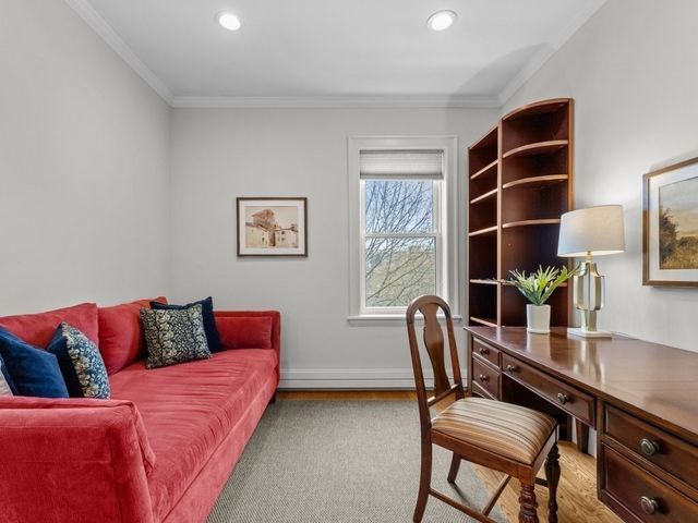 101 Winthrop Rd 1, Brookline, MA 02445