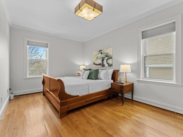 101 Winthrop Rd 1, Brookline, MA 02445