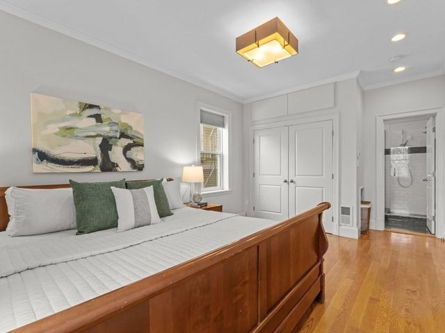 101 Winthrop Rd 1, Brookline, MA 02445