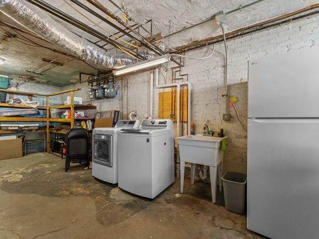 101 Winthrop Rd 1, Brookline, MA 02445