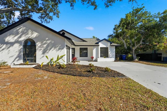 5737 DEER HOLLOW LANE W, Sarasota, FL 34232