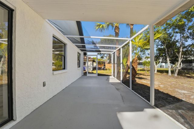 5737 DEER HOLLOW LANE W, Sarasota, FL 34232