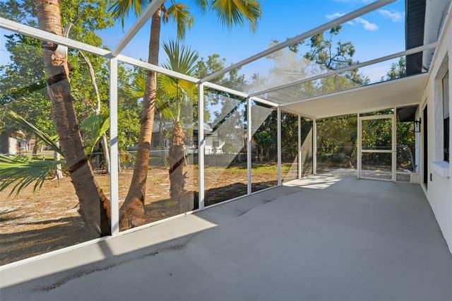 5737 DEER HOLLOW LANE W, Sarasota, FL 34232