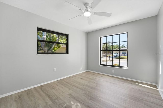 5737 DEER HOLLOW LANE W, Sarasota, FL 34232