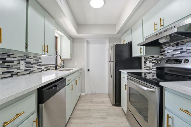 5737 DEER HOLLOW LANE W, Sarasota, FL 34232