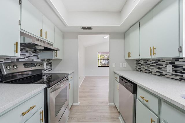 5737 DEER HOLLOW LANE W, Sarasota, FL 34232