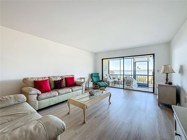 1511 PELICAN POINT DRIVE BA180, Sarasota, FL 34231