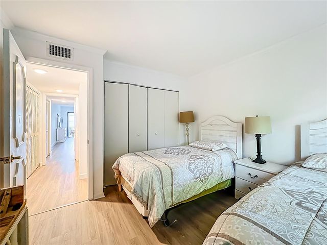 1511 PELICAN POINT DRIVE BA180, Sarasota, FL 34231