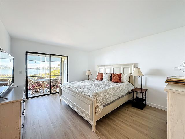 1511 PELICAN POINT DRIVE BA180, Sarasota, FL 34231