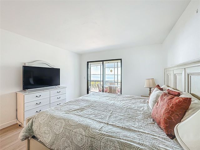 1511 PELICAN POINT DRIVE BA180, Sarasota, FL 34231