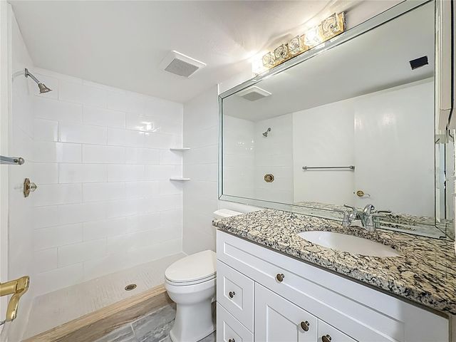 1511 PELICAN POINT DRIVE BA180, Sarasota, FL 34231