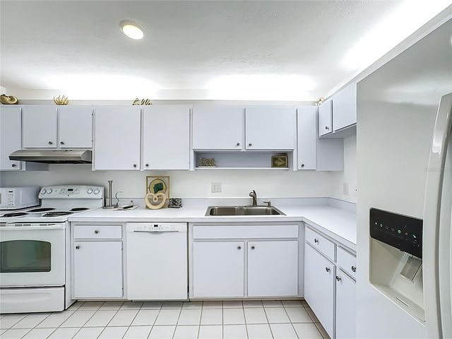 1511 PELICAN POINT DRIVE BA180, Sarasota, FL 34231