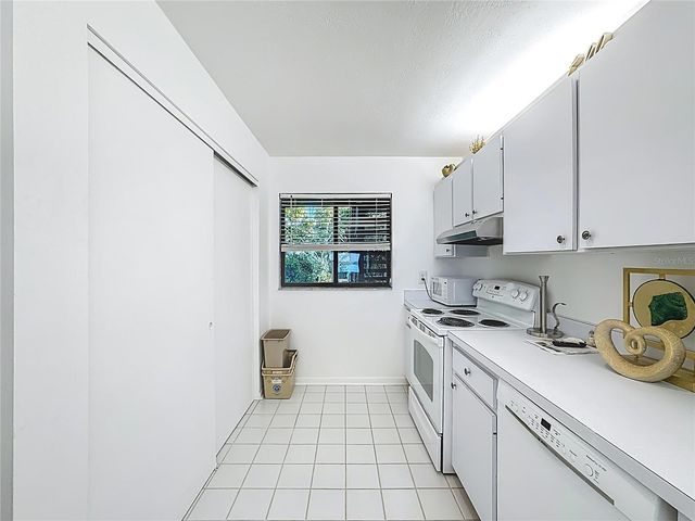 1511 PELICAN POINT DRIVE BA180, Sarasota, FL 34231