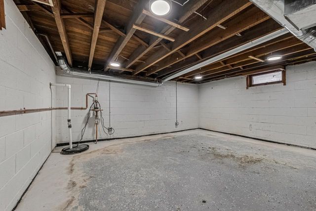 1017 E Pearson STREET, Milwaukee, WI 53202