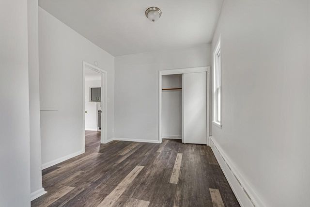 1017 E Pearson STREET, Milwaukee, WI 53202