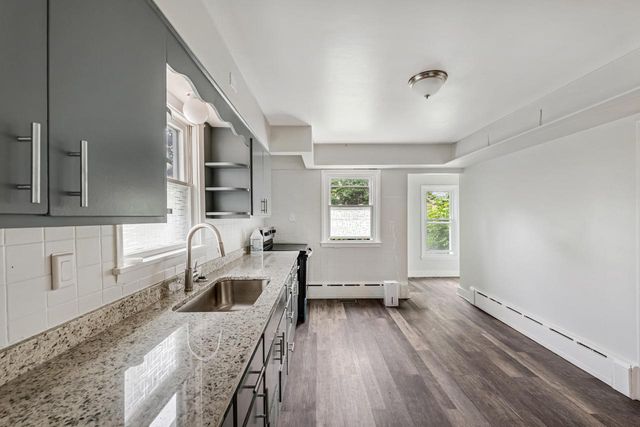 1017 E Pearson STREET, Milwaukee, WI 53202