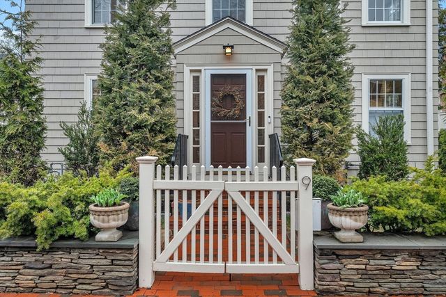 9 Kenway St, Cambridge, MA 02138
