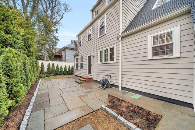 9 Kenway St, Cambridge, MA 02138
