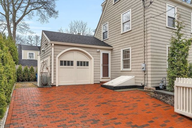 9 Kenway St, Cambridge, MA 02138