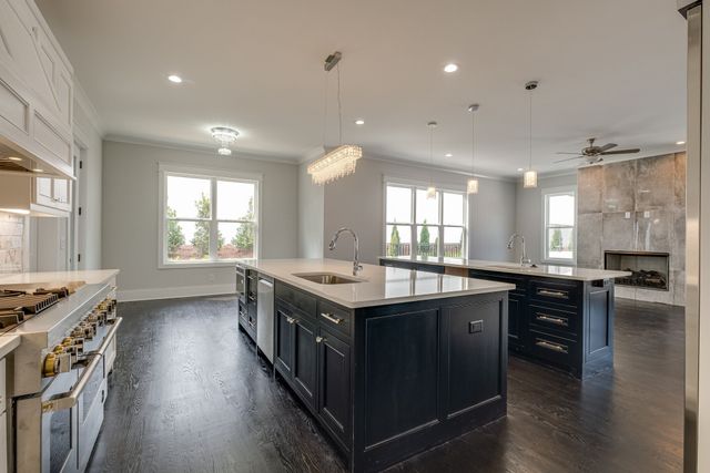 3004 Strickland Dr, Nashville, TN 37221