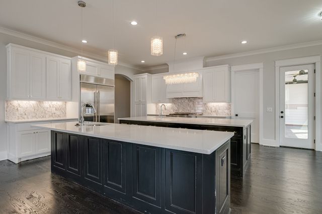 3004 Strickland Dr, Nashville, TN 37221