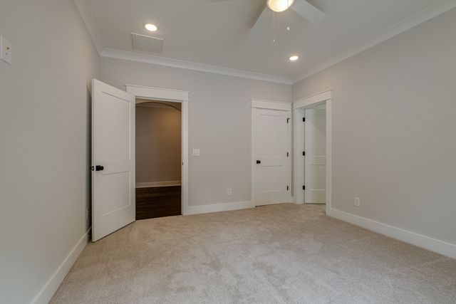 3004 Strickland Dr, Nashville, TN 37221