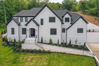 3004 Strickland Dr, Nashville, TN 37221