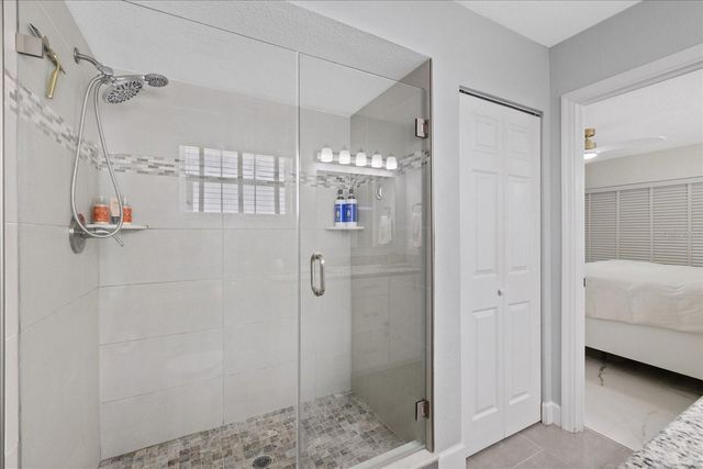 6909 N LOIS AVENUE, Tampa, FL 33614