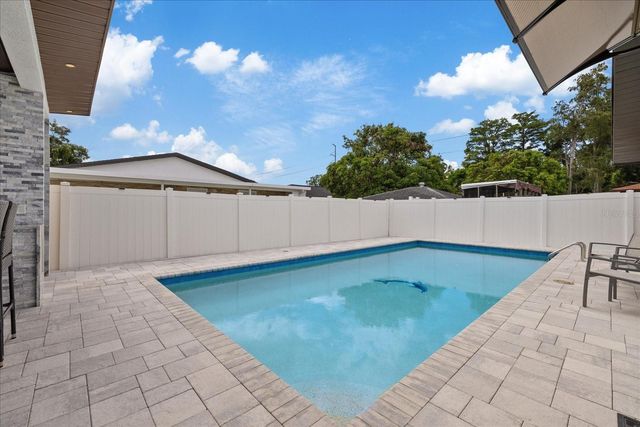 6909 N LOIS AVENUE, Tampa, FL 33614
