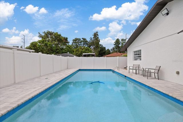 6909 N LOIS AVENUE, Tampa, FL 33614